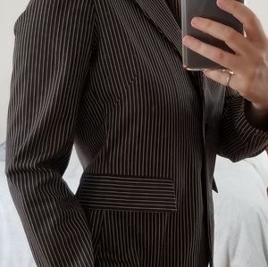 Penstrip jacket that fits with any wardrobe